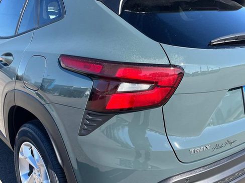 New 2026 Chevrolet Trax LS w/ LS Convenience Package FWD image 13