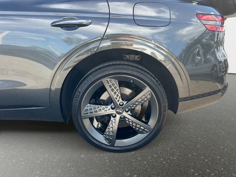 Used 2024 Genesis GV70 2.5T w/ Sport Prestige Package image 12