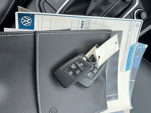 Used 2023 Volkswagen Jetta SE image 25