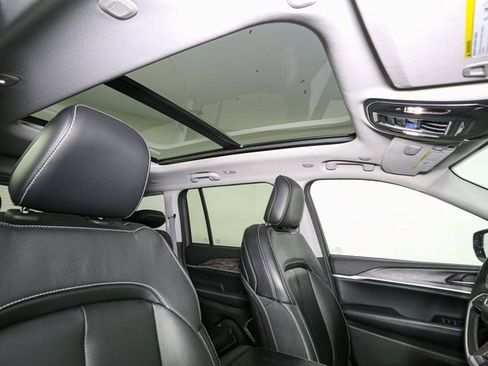 Used 2022 Jeep Grand Cherokee Limited 4xe image 18