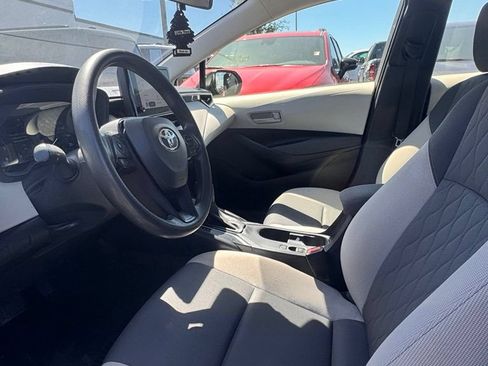 Used 2024 Toyota Corolla LE w/ LE Convenience Package FWD image 9