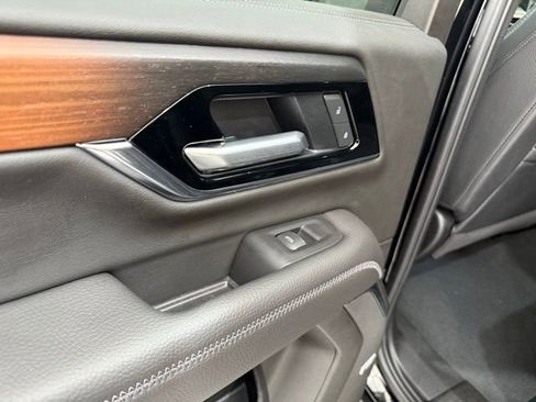 Used 2025 GMC Yukon Denali image 19