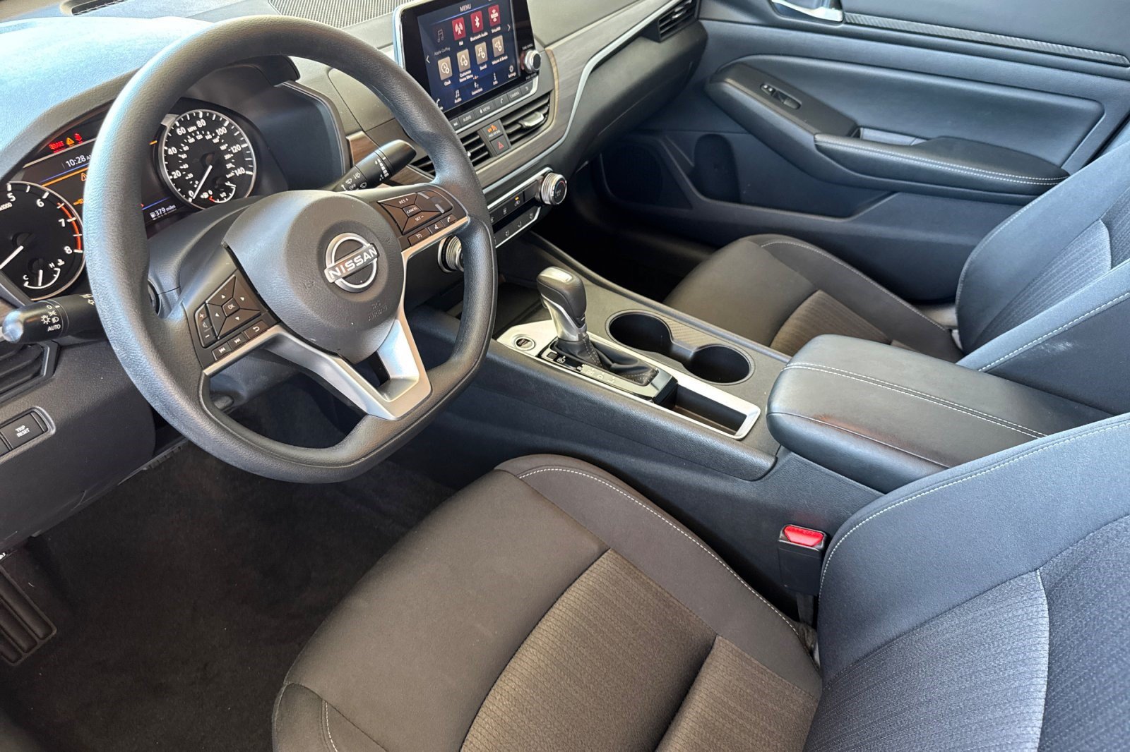 Used 2025 Nissan Altima 2.5 SV FWD image 4