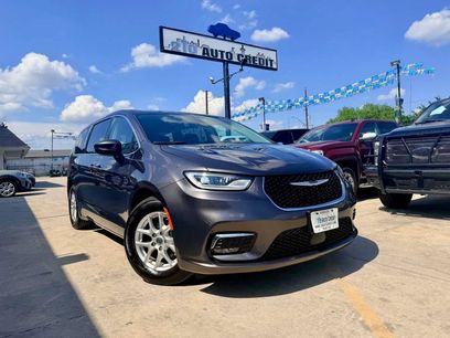 Used 2023 Chrysler Pacifica Touring-L