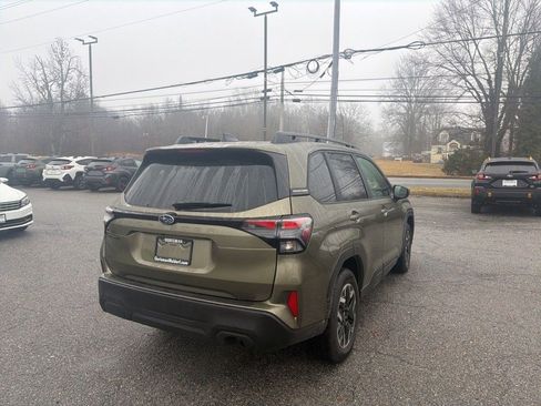 Used 2025 Subaru Forester Premium image 3