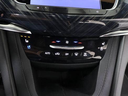 Used 2024 Cadillac XT6 Premium Luxury w/ Technology Package AWD/4WD image 9