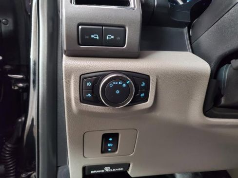 Used 2017 Ford F250 XLT w/ XLT Premium Package image 15