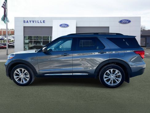 Used 2023 Ford Explorer XLT w/ Equipment Group 202A image 2