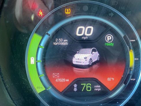 Used 2018 FIAT 500 e w/ Esport Package image 18