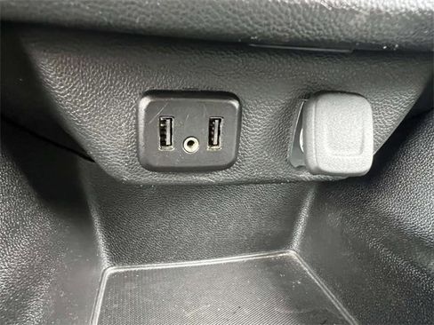 Used 2019 Chevrolet Traverse LT image 31