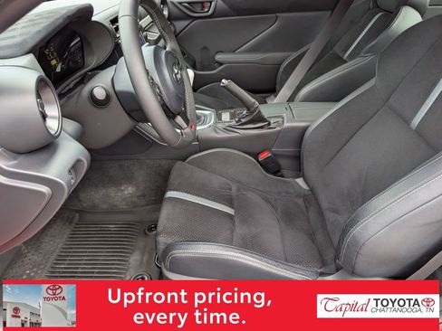 Used 2023 Toyota GR86 Premium w/ ALL Weather Mat Package (TMS) RWD image 9