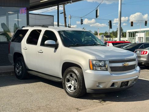 Used 2014 Chevrolet Tahoe LT w/ Luxury Package AWD/4WD image 3
