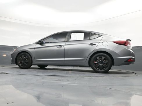 Used 2020 Hyundai Elantra SE FWD image 42