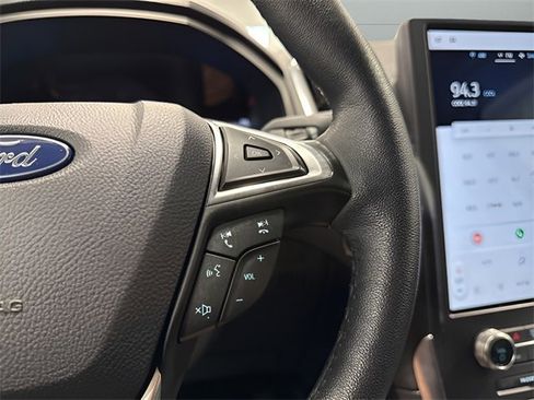 Used 2024 Ford Edge Titanium image 20