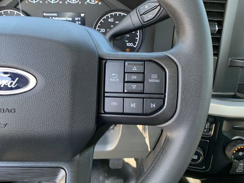 New 2026 Ford F250 XL w/ XL Chrome Package image 32