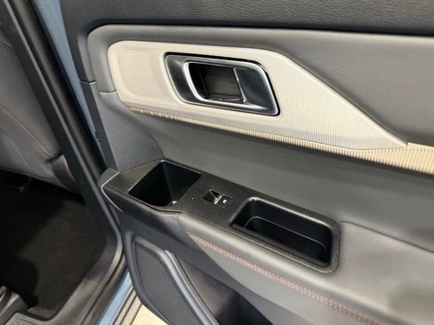 Certified 2025 Ford Explorer Active image 28