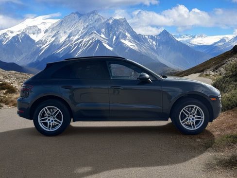 Used 2017 Porsche Macan AWD/4WD image 6