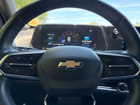 Used 2025 Chevrolet Equinox LT FWD image 28