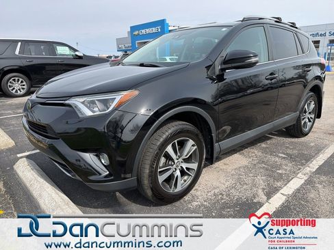 Used 2018 Toyota RAV4 XLE image 1