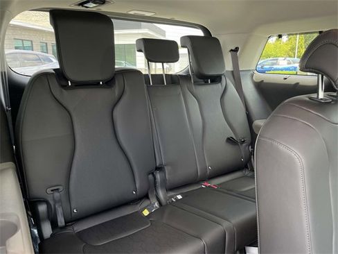 New 2026 Kia Carnival EX image 18