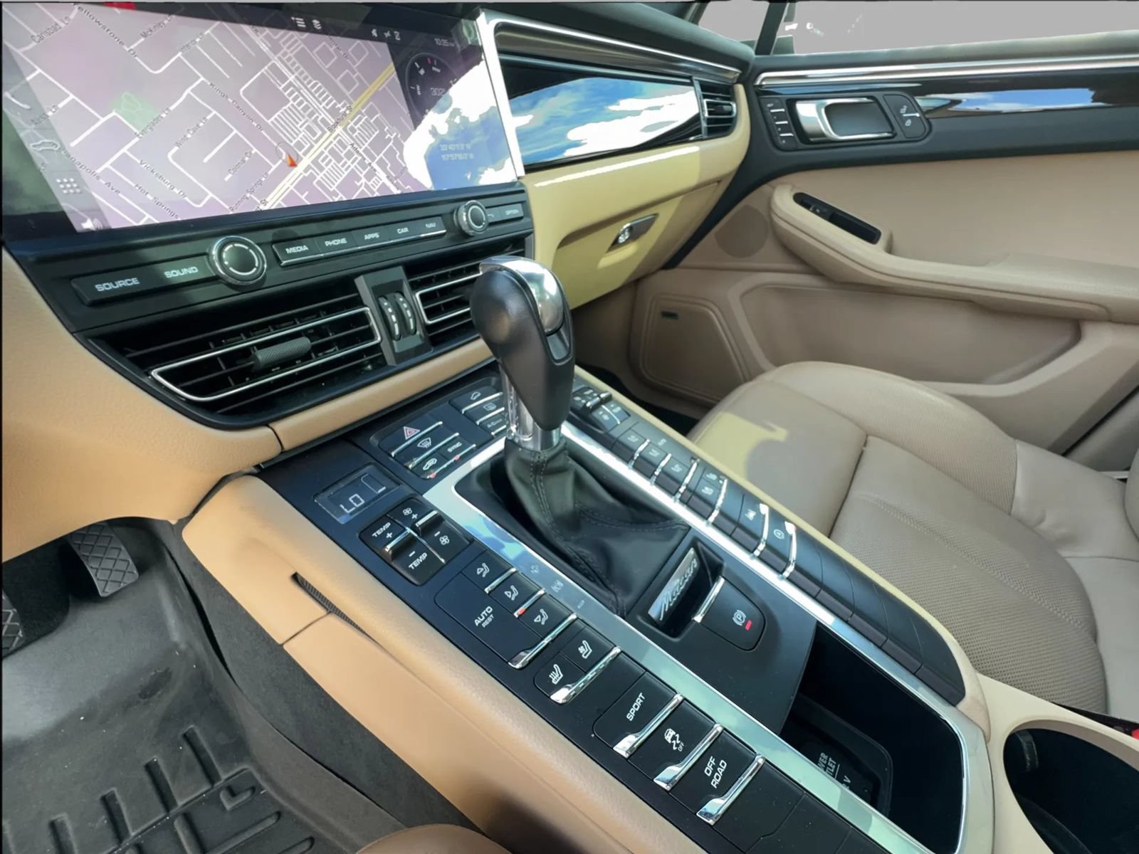 Used 2019 Porsche Macan AWD/4WD image 23