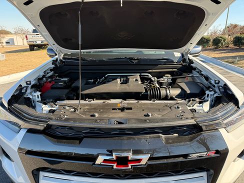 Used 2023 Chevrolet Colorado ZR2 w/ ZR2 Convenience Package III image 29