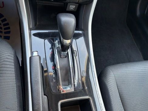 Used 2017 Honda Accord LX image 19