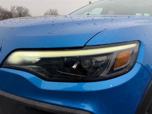 Used 2021 Jeep Cherokee Trailhawk w/ Sun, Sound & Nav Group image 12