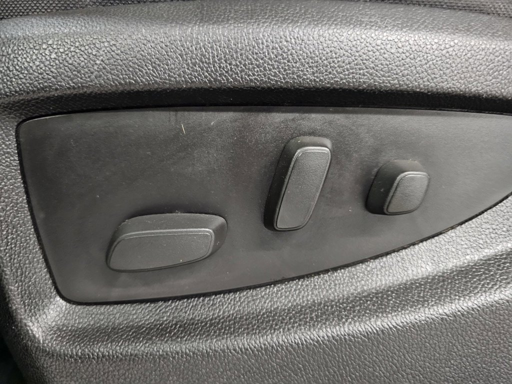 Used 2015 Chevrolet Silverado 2500 LT AWD/4WD image 19