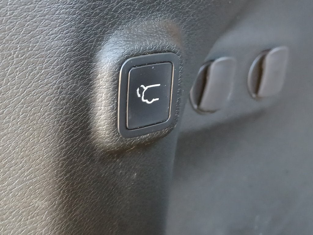 Used 2019 Jeep Cherokee Limited AWD/4WD image 30