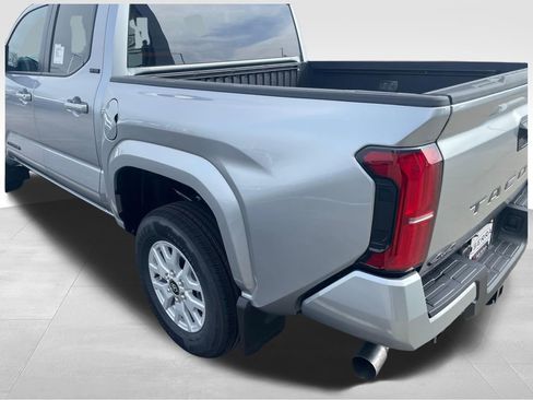 New 2026 Toyota Tacoma SR5 AWD/4WD image 7