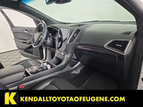 Used 2021 Ford Edge ST-Line w/ Cold Weather Package AWD/4WD image 18