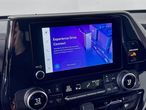 Used 2024 Toyota Highlander LE image 25