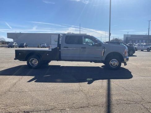 New 2026 Ford F350 XLT image 2