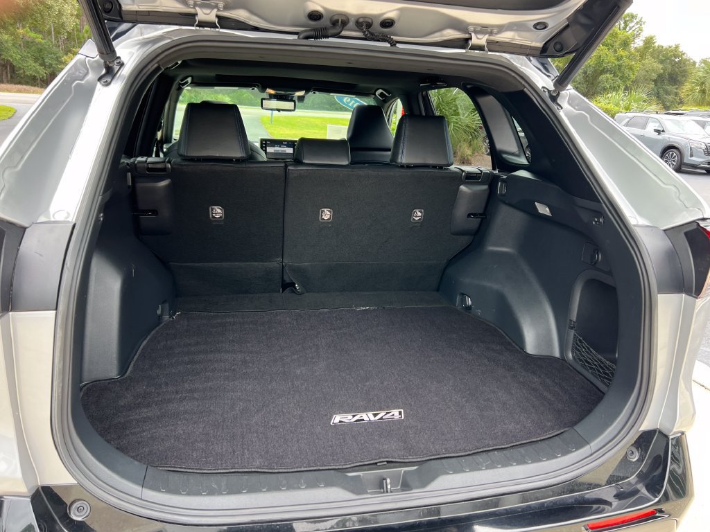 Used 2019 Toyota RAV4 XSE w/ Carpet Mat Package AWD/4WD image 19