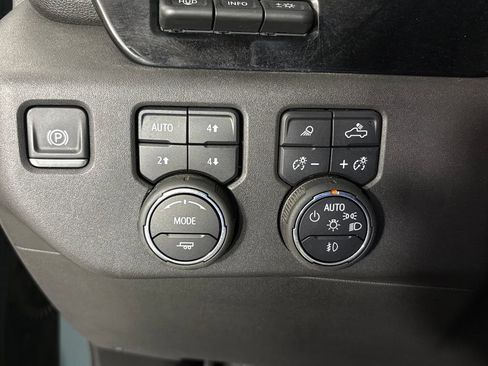 Certified 2025 Chevrolet Silverado 1500 ZR2 w/ Technology Package AWD/4WD image 28