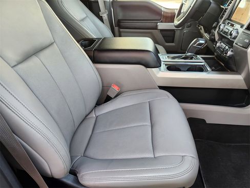 Used 2019 Ford F150 Lariat w/ Equipment Group 502A Luxury image 12