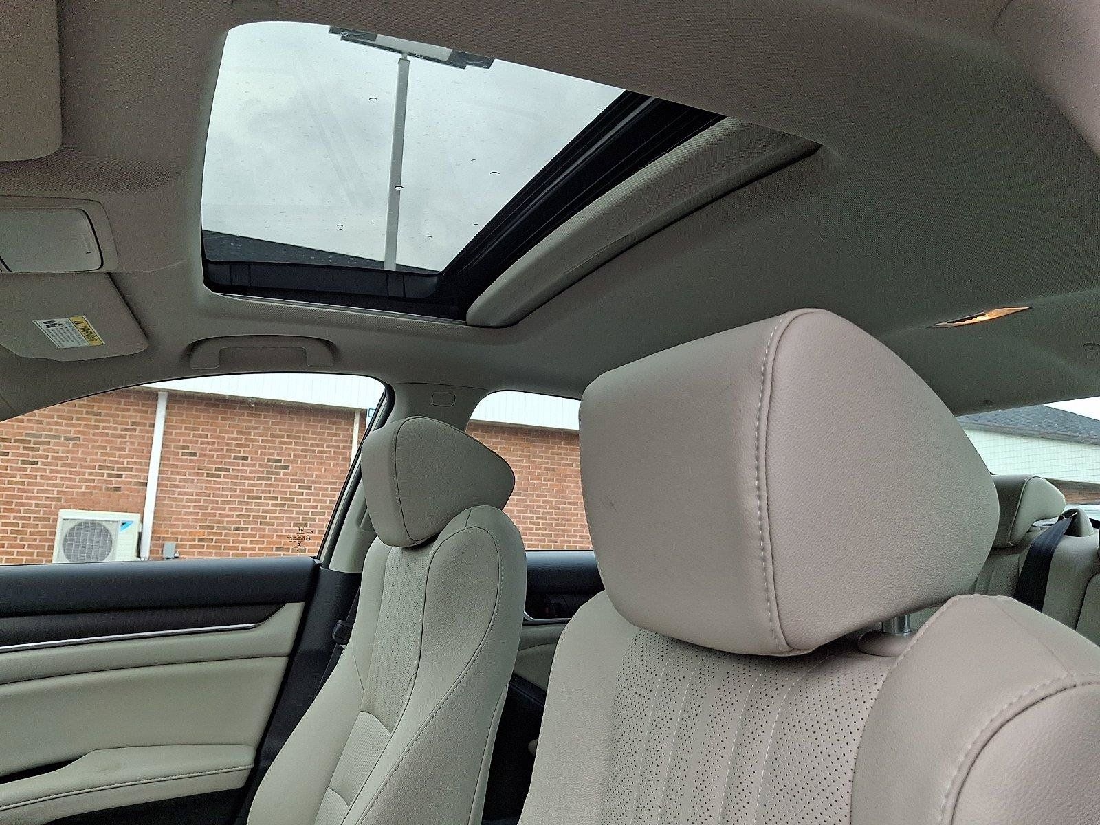 Used 2020 Honda Accord Touring image 14