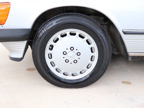 Used 1987 Mercedes-Benz 560 SL image 11