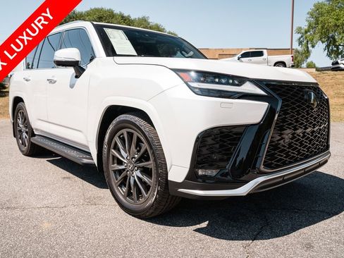 Used 2023 Lexus LX 600 4WD w/ Accessory Package (Z1) image 10