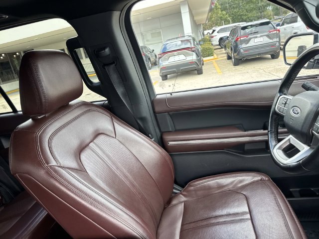 Used 2023 Ford Expedition Limited AWD/4WD image 17