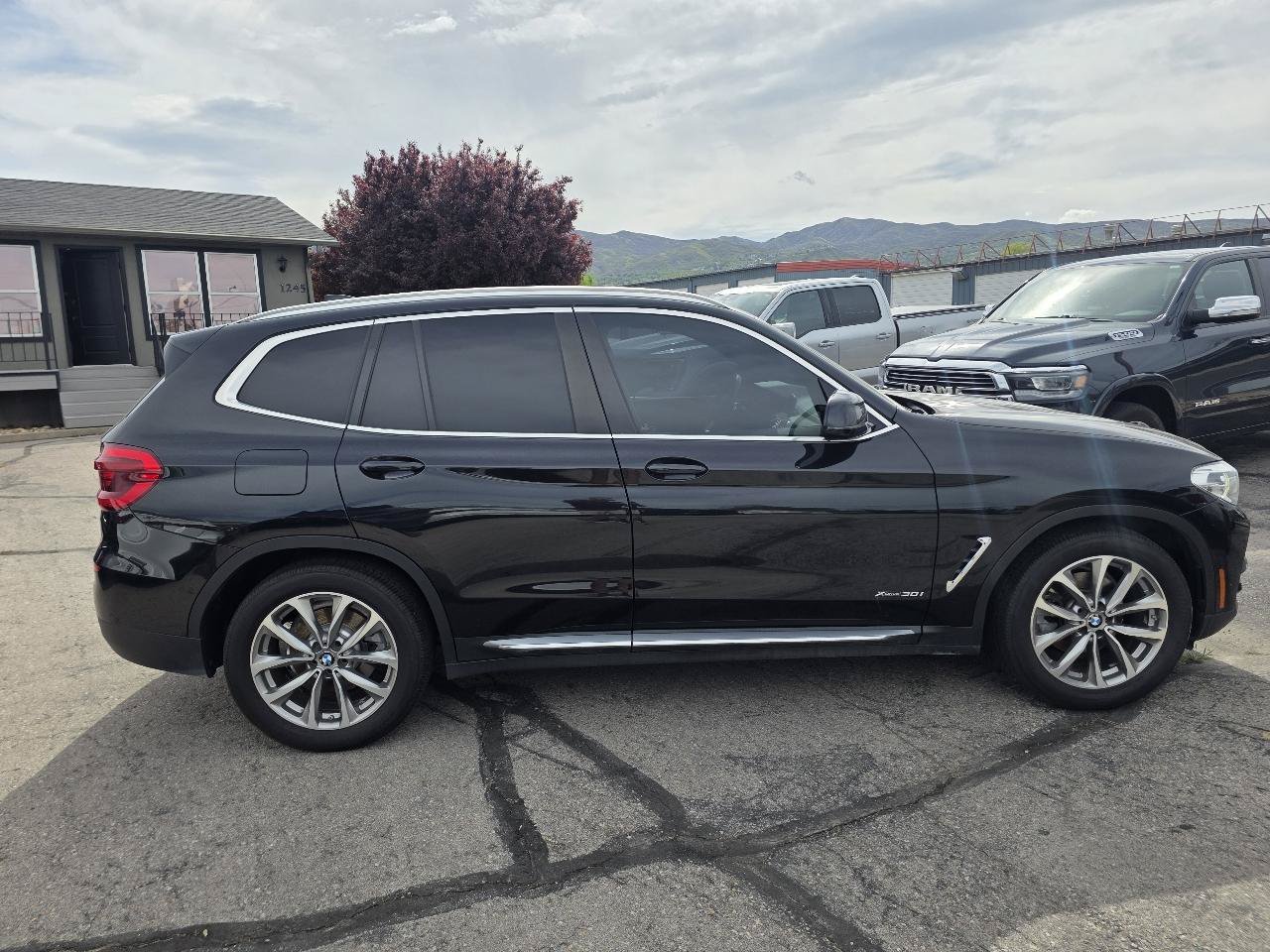 Used 2018 BMW X3 xDrive30i AWD/4WD image 4