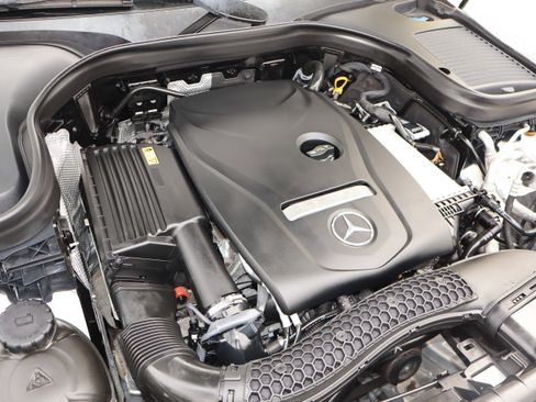 Used 2019 Mercedes-Benz GLC 300 w/ Premium Package image 22