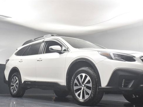 Used 2020 Subaru Outback Premium image 28