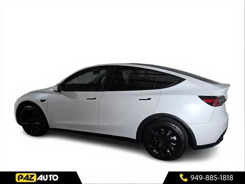 Used 2023 Tesla Model Y Long Range AWD/4WD image 3