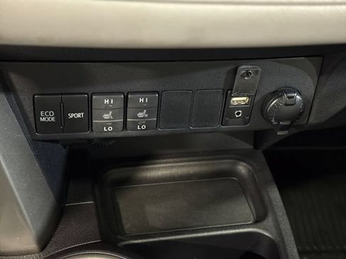 Used 2018 Toyota RAV4 XLE w/ Plus Extra Value Package AWD/4WD image 18