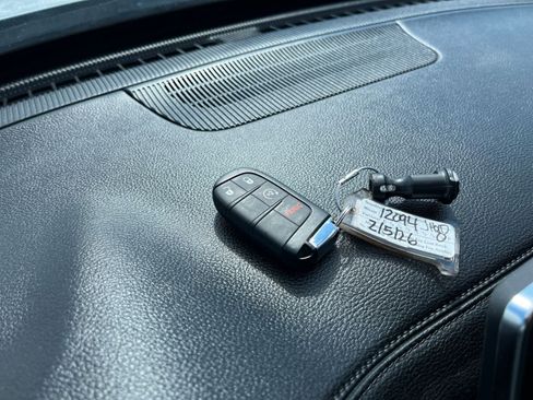 Used 2025 Jeep Compass Limited image 20