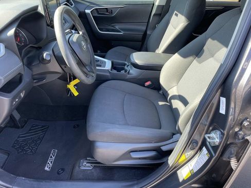 Used 2020 Toyota RAV4 LE image 14