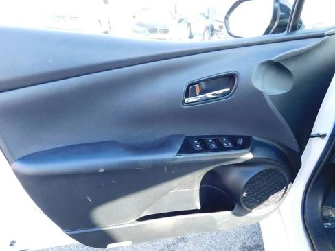 Used 2018 Toyota Prius Prime Advanced image 11