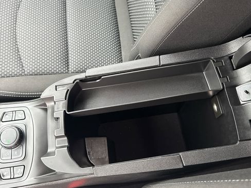 Used 2023 GMC Terrain SLE w/ Driver Convenience Package image 22